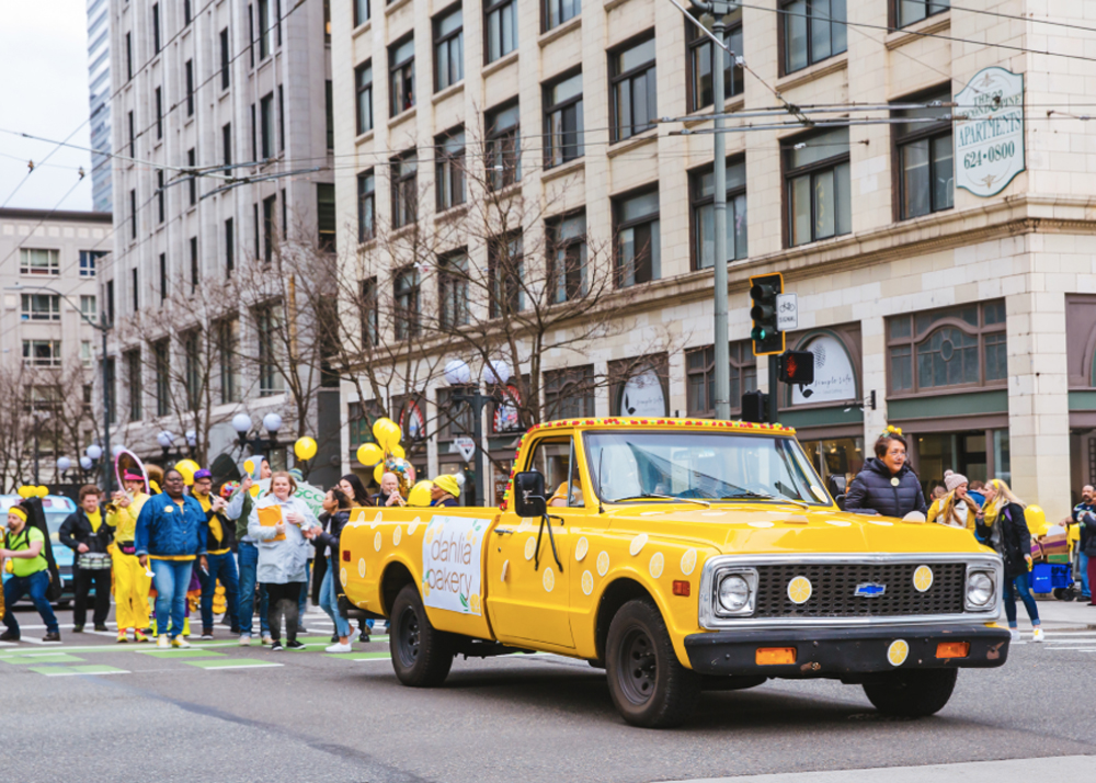 Lemon Cookie Parade photo of the Dahlia Bakery yellow truck